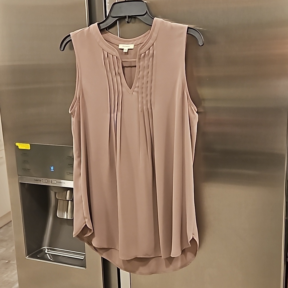 💕PLEIONE💕 Sleeveless Blouse with Pleating Detail ~ Taupe Small